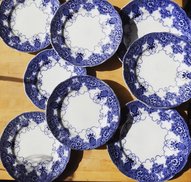 Set of 8 plates with matching bowl - everything for £20, Gumtree